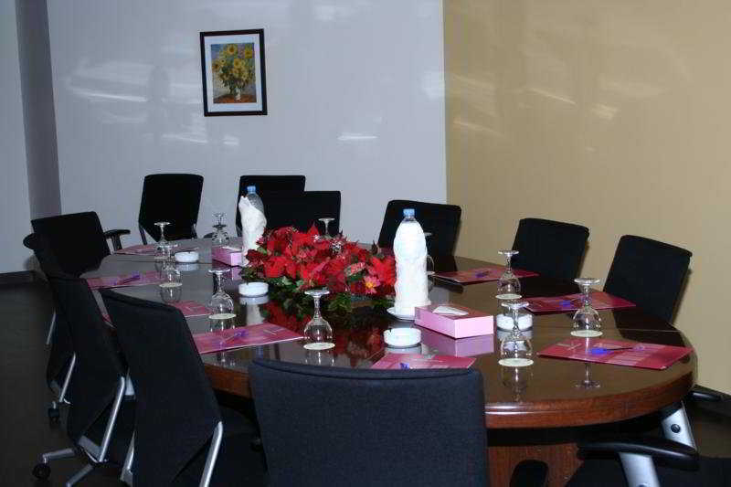 Markazia Suites Beirut Bagian luar foto
