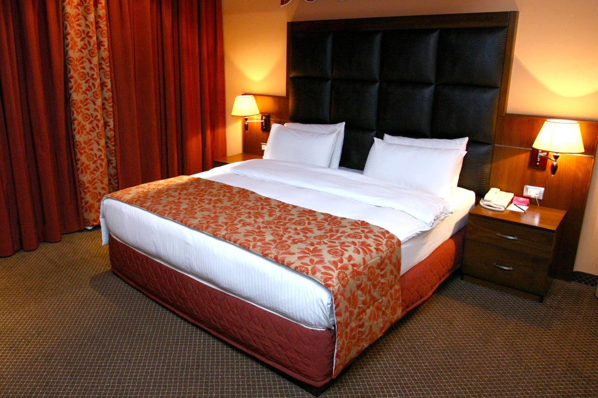 Markazia Suites Beirut Bagian luar foto